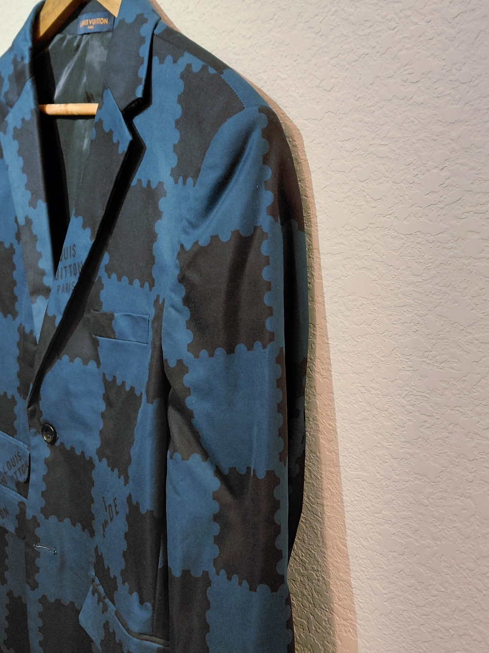 Louis Vuitton Men's Marque L.V Made Déposée Bold Blue & Black Checked Blazer 42R - Picture 4 of 12